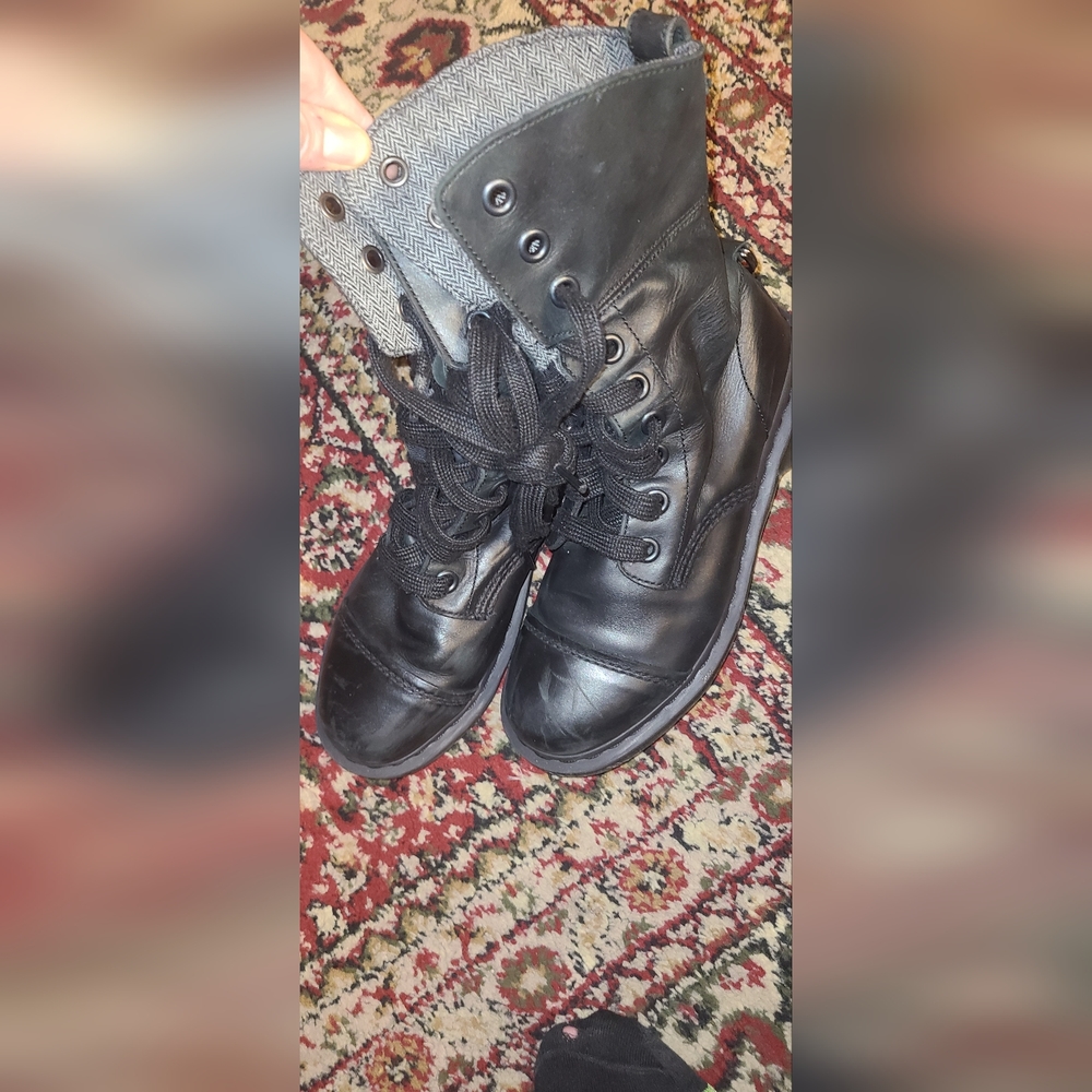 Dr Martens leather boots women's size 9